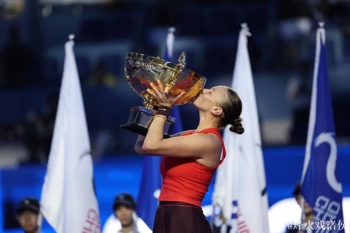 阿尼西莫娃2-1战胜诺斯科娃 首夺中网女单冠军